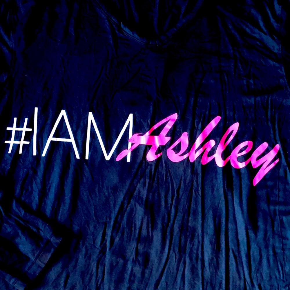 NEW! #IAMASHLEY Graphic Shirt ✨